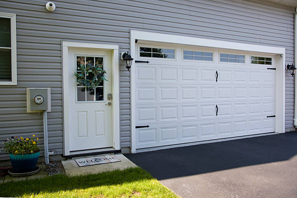 24/7 Emergency Garage Door Panel Replacement experts in Clinton County County, IA